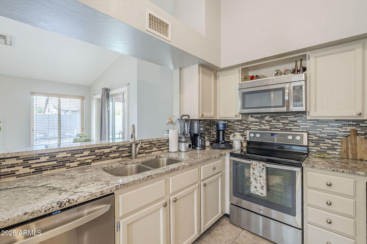 Property Photo: 751 W Saragosa Street AZ 85225