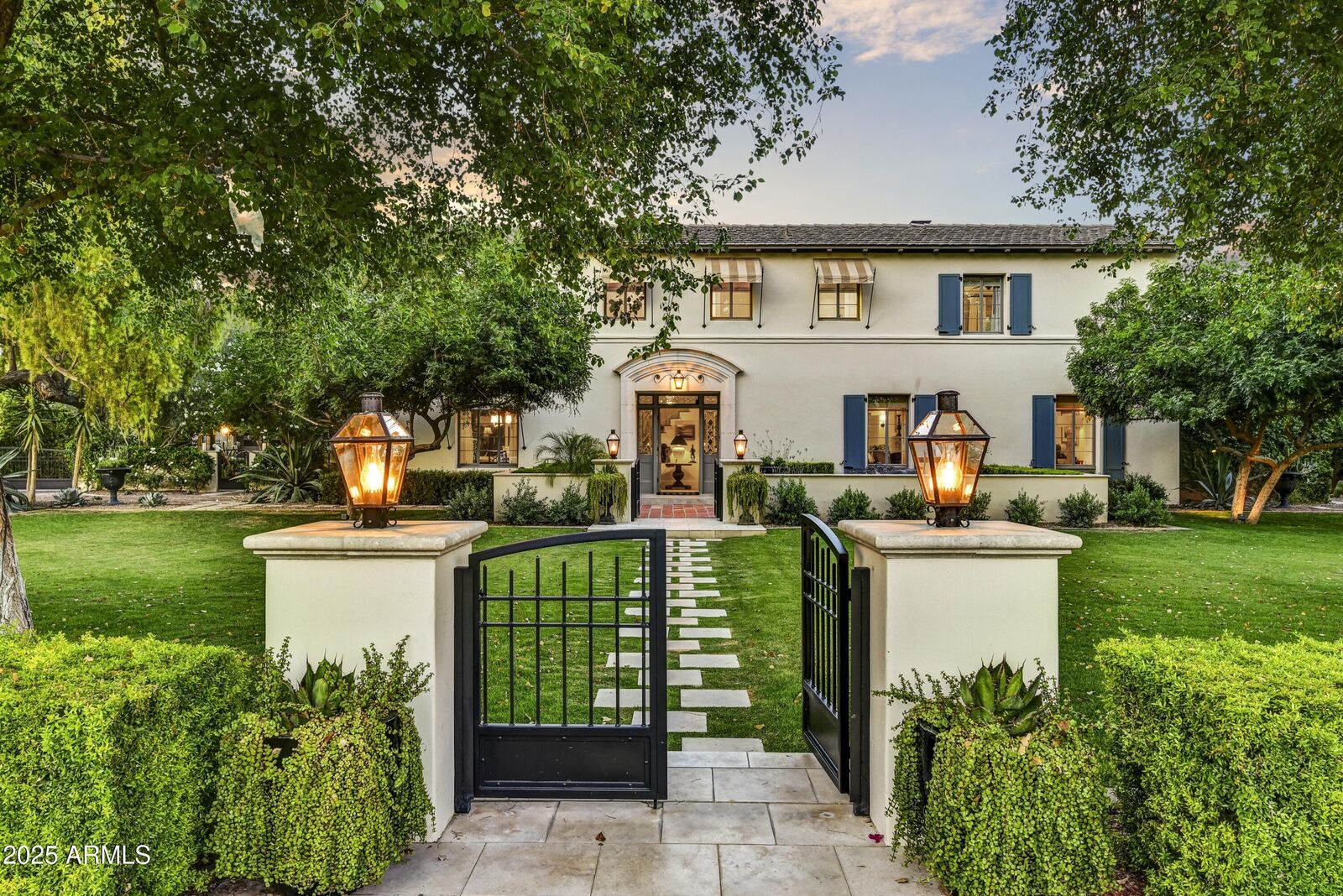 Property Photo:  3007 N Manor Drive W  AZ 85014 