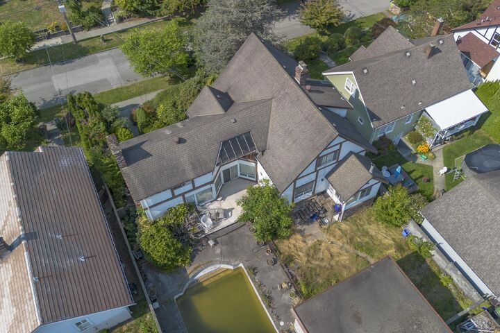 Property Photo:  108 Seventh Avenue  BC V3L 1W3 