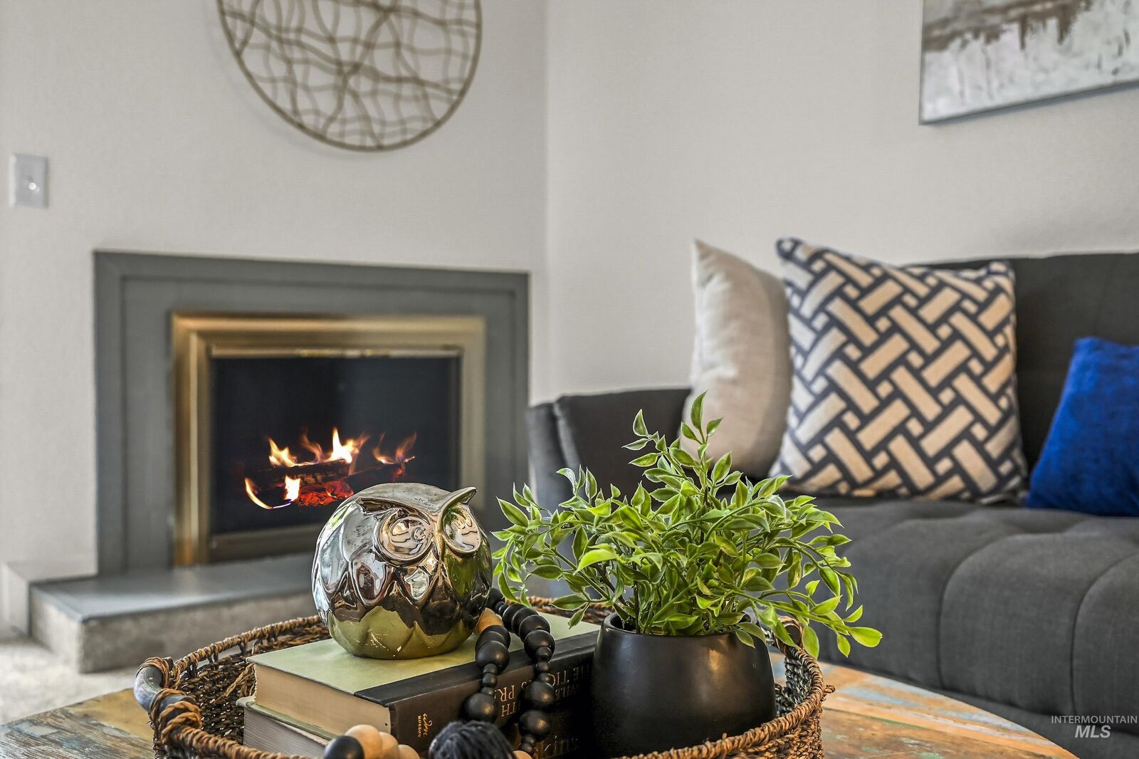 Property Photo: 835 N Camelot Dr ID 83704-8602