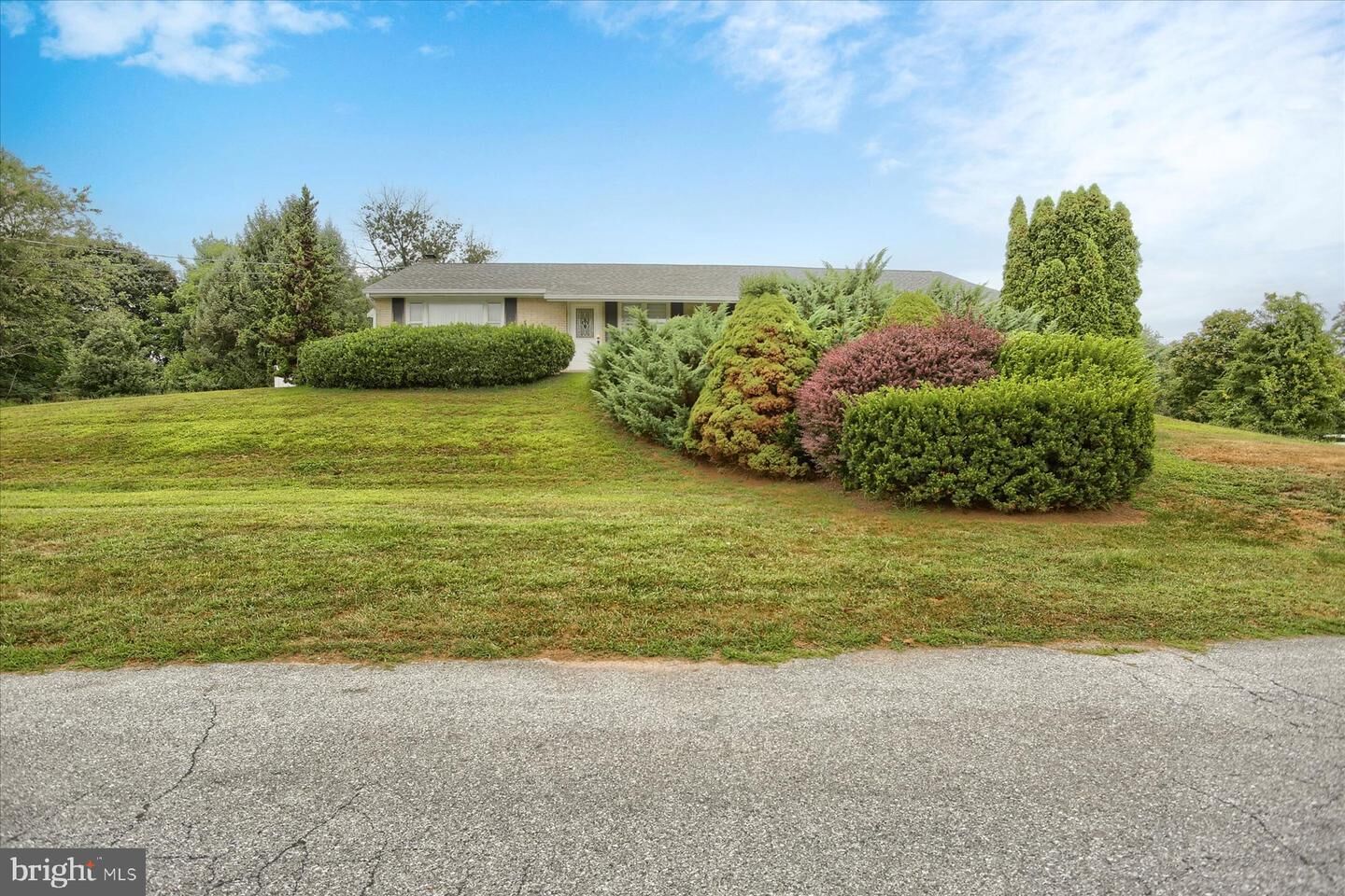 Property Photo: 491 Pine Ridge Circle PA 17339