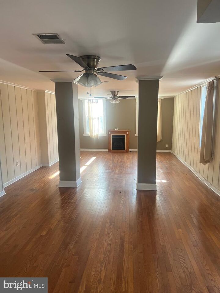 Property Photo: 824 S 12th Street 2 PA 19147