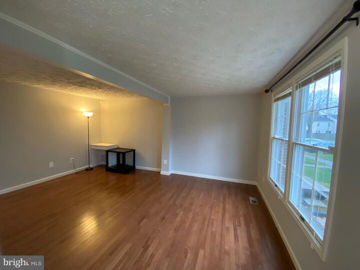 Property Photo: 9908 Oakdale Woods Court VA 22181