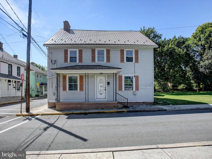 43 E E California Street  Mercersburg PA 17236 photo
