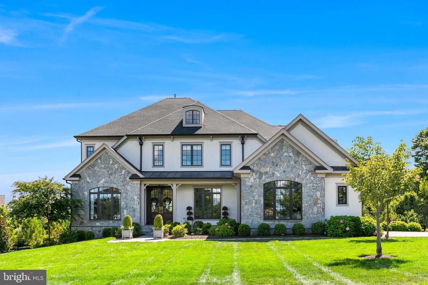 Property Photo: 40181 Jefferson Springs Court VA 20105