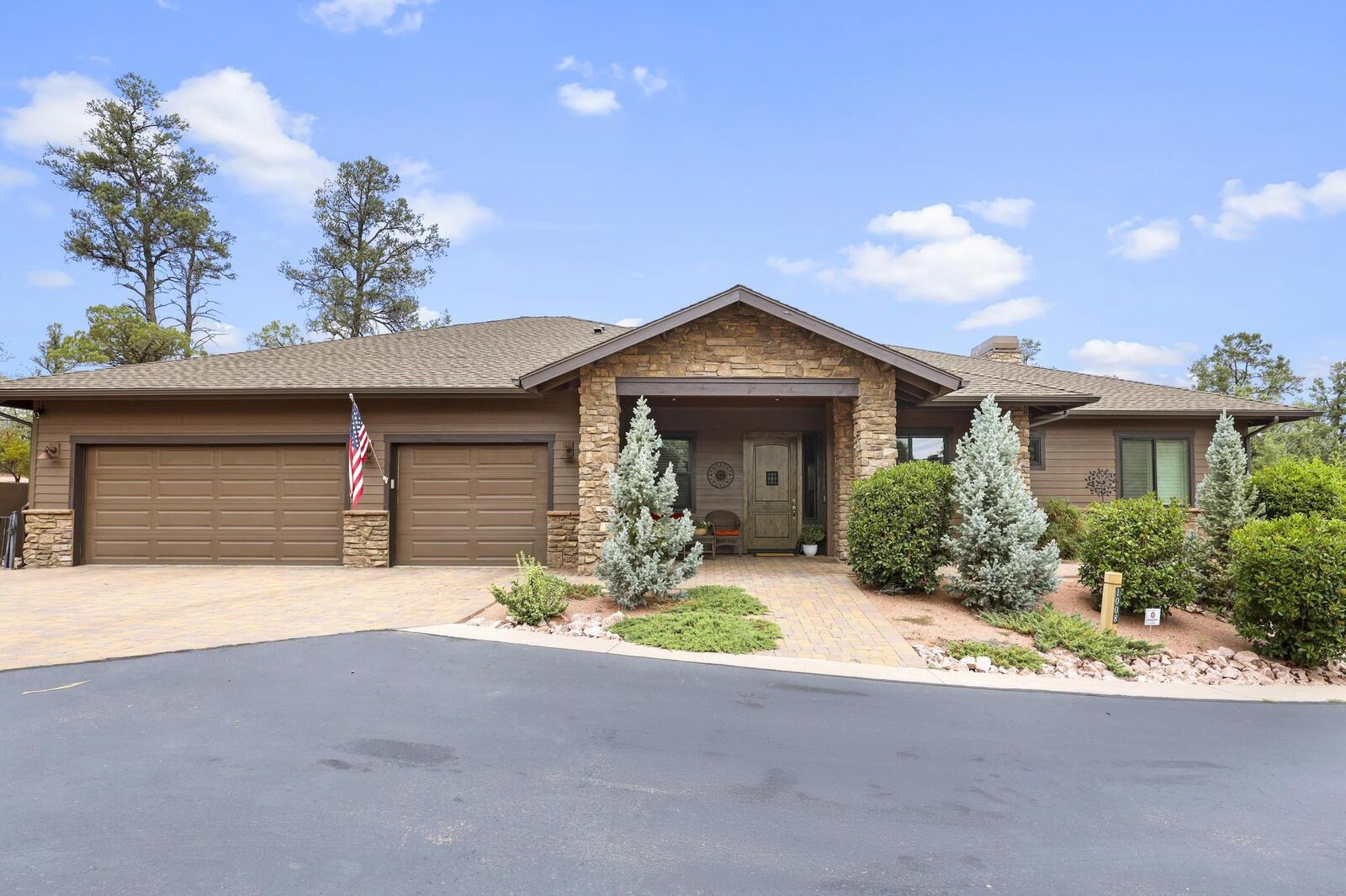 Property Photo: 1008 N Autumn Sage Drive AZ 85541