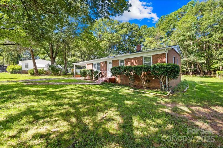 Property Photo: 505 Mauney Lane NC 28150