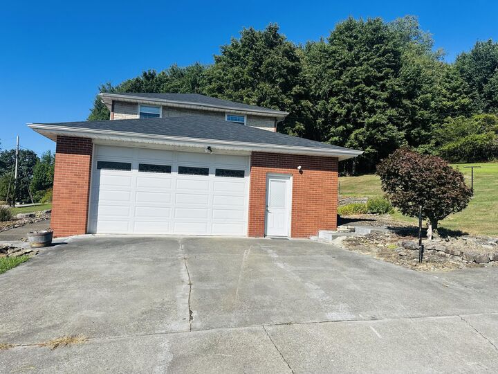 Property Photo: 19 Salandra Ln PA 15824