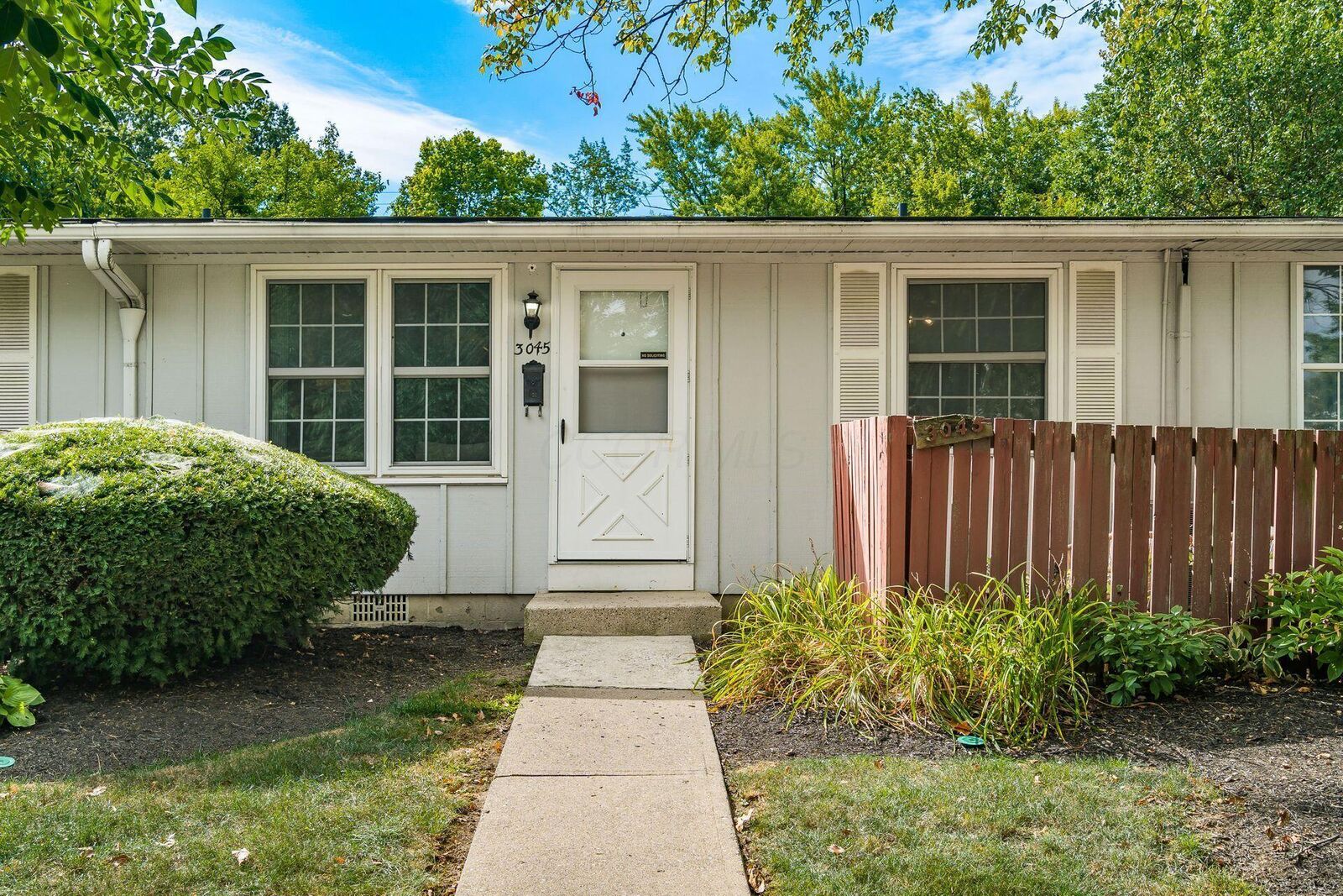 Property Photo: 3045 La Vista Drive OH 43204