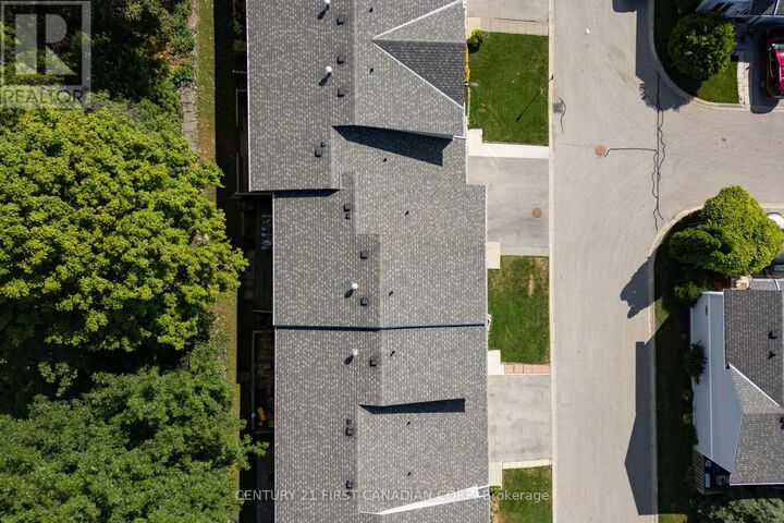 Property Photo: 120 Centre Street #56 ON N6J 4X4
