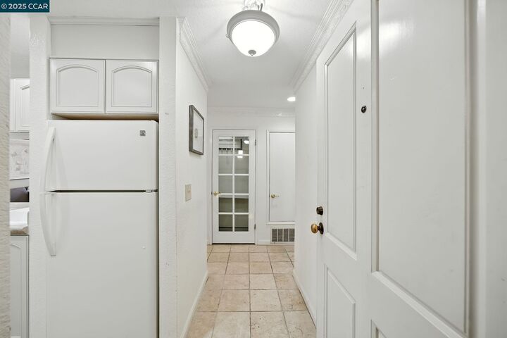 Property Photo: 3183 Wayside Plz 320 CA 94597
