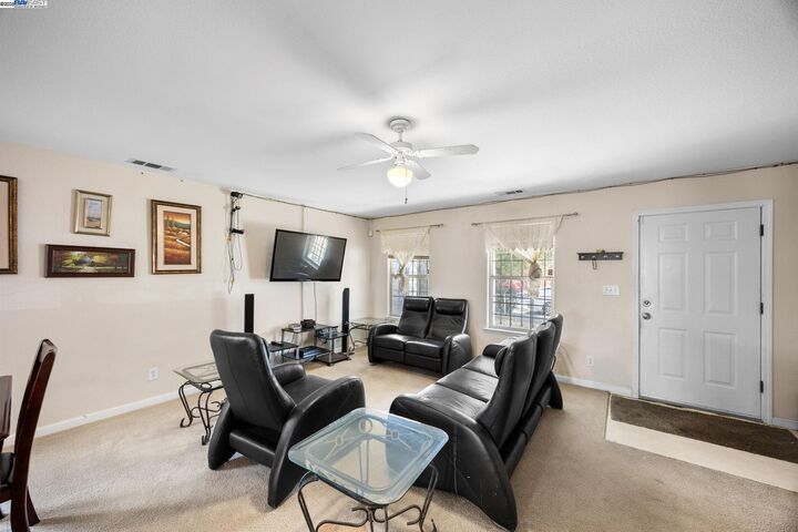 Property Photo: 515 Alamo Ave CA 94801