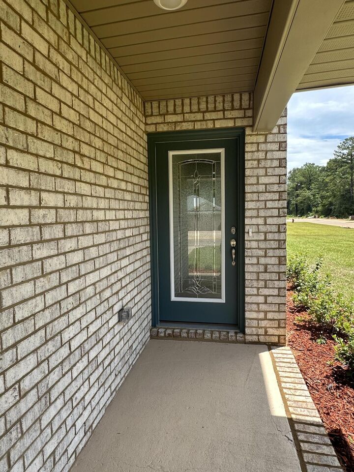Property Photo: 188 Ridgeway Circle FL 32536
