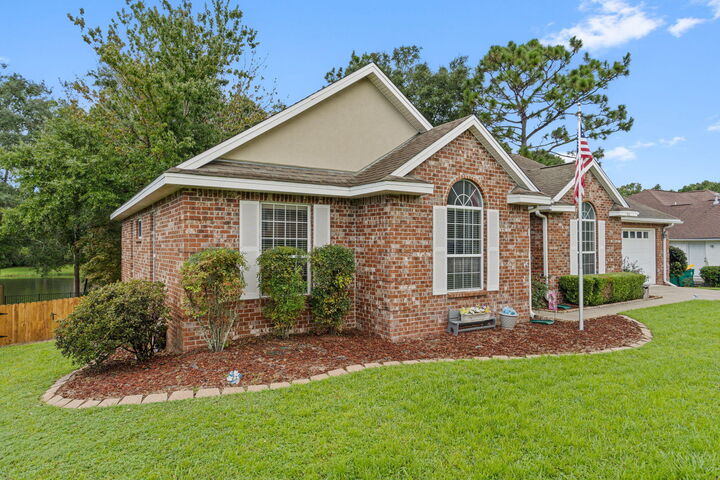 Property Photo: 4676 Lovegrass Lane FL 32539