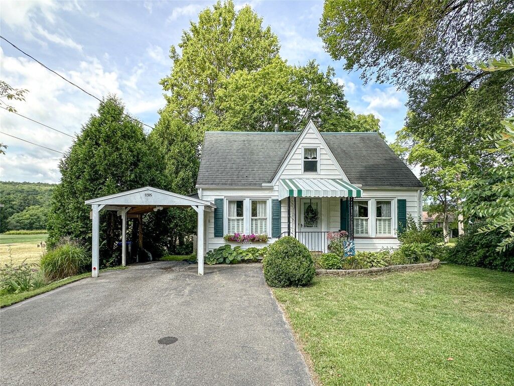 Property Photo: 11595 Thurston Road PA 16335