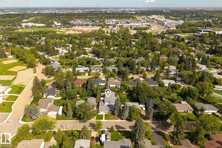 Property Photo:  127 Pine Street  AB T8A 1G9 