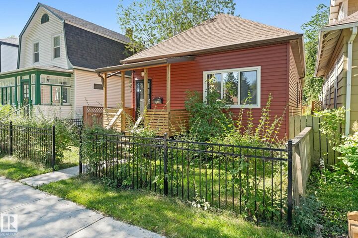 Property Photo: 11250 92 Street NW AB T5G 0Z1