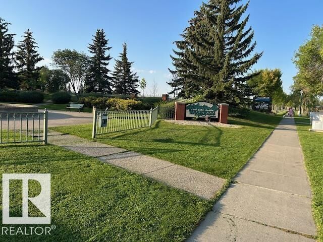 Property Photo: 1122 Wedgewood Boulevard NW AB T6M 2L5
