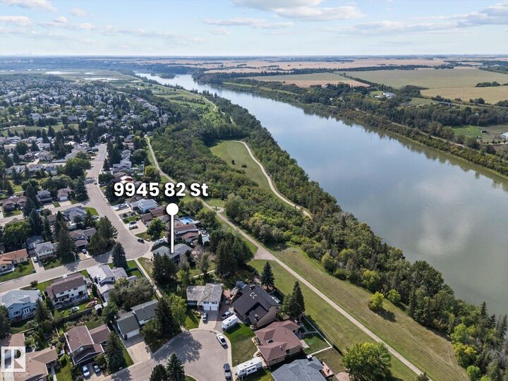 Property Photo:  9945 82 Street  AB T8L 3E6 
