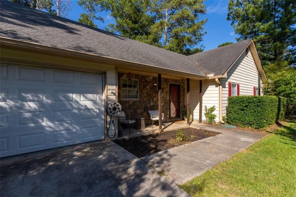 Property Photo: 115 Woodland Ridge Circle GA 30055
