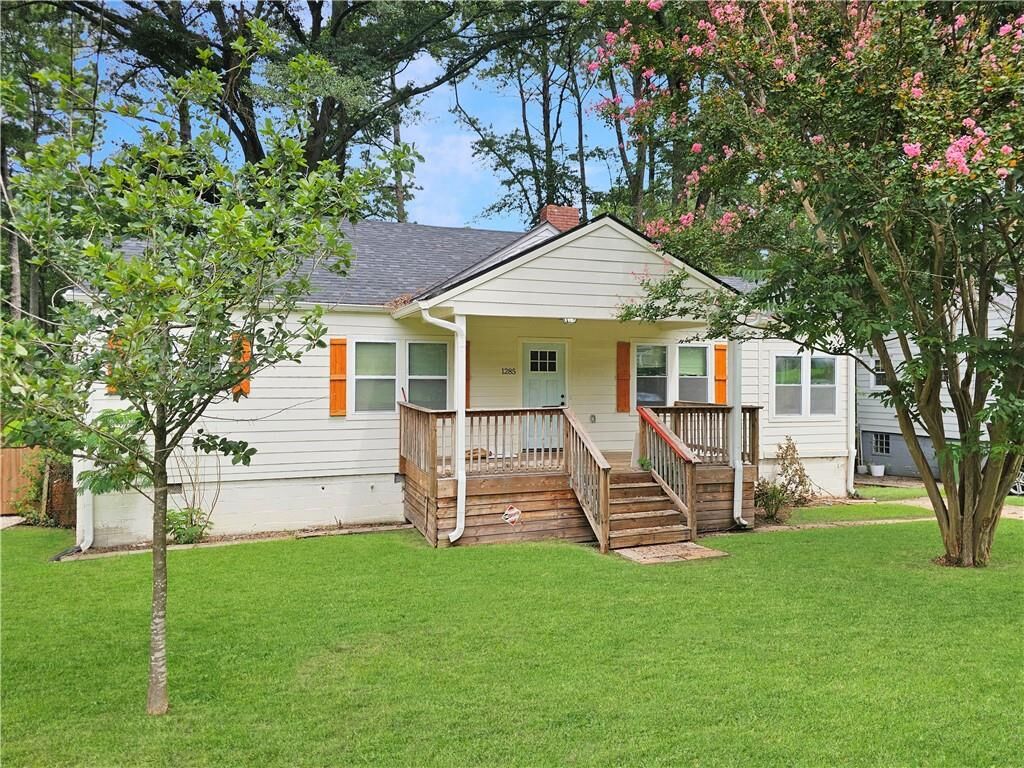 Property Photo: 1285 Avon Avenue SW GA 30310