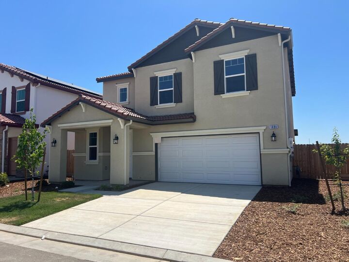 Property Photo:  1484 Concord Way Lt 37  CA 93618 