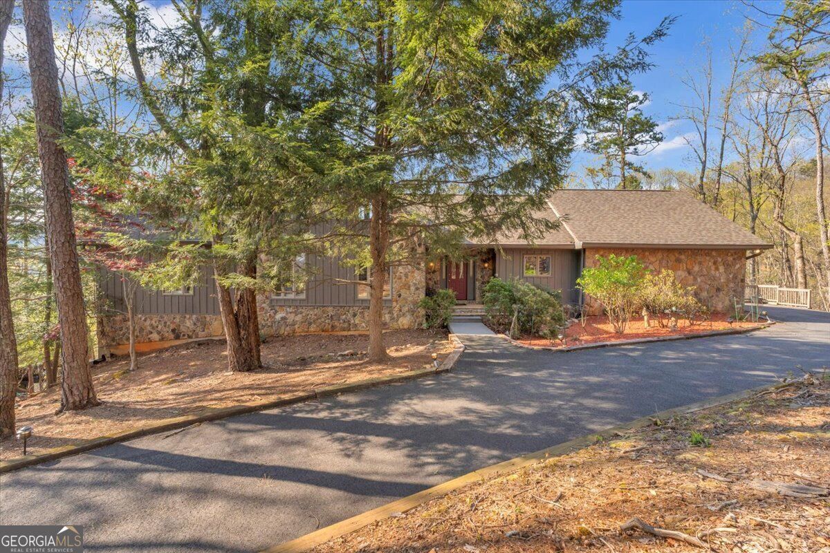 Property Photo:  188 Tea Berry Lane  GA 30143 