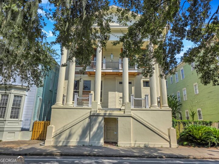 Property Photo:  808 Drayton Street  GA 31401 