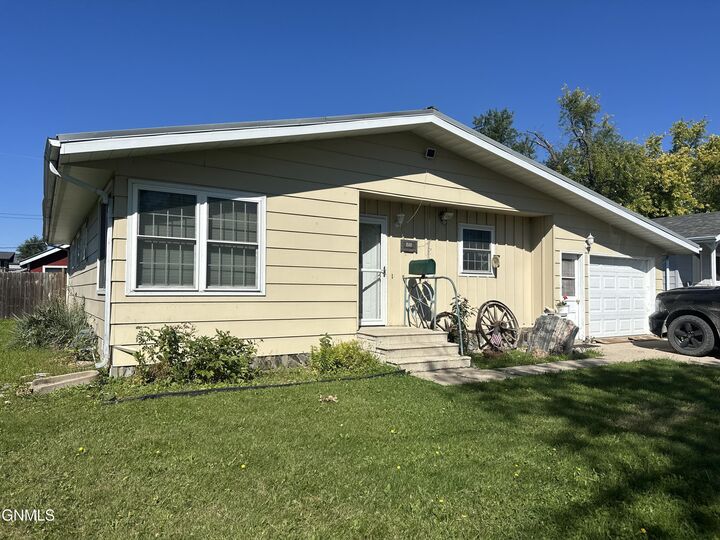 1510 7th Avenue SW  Jamestown ND 58401 photo