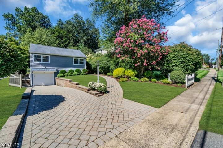 68 Hillside Ave  Florham Park Boro NJ 07932 photo