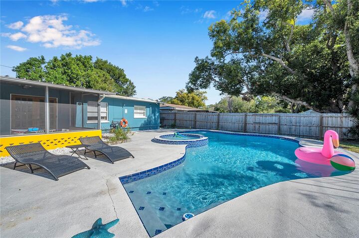Property Photo: 1571 Belleair Road FL 33756