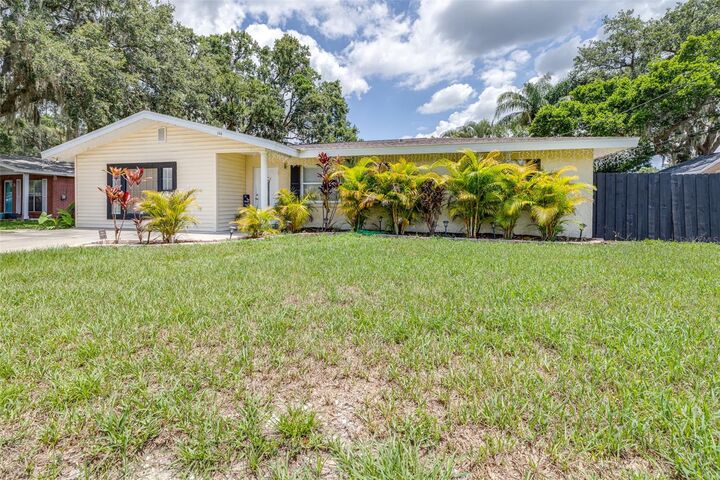 Property Photo: 144 Beverly Drive FL 33884