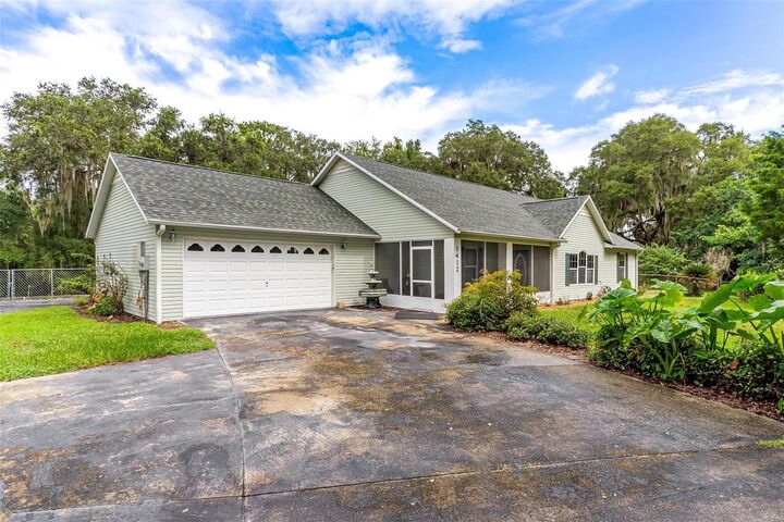 1412 Cr 448A  Lake Panasoffkee FL 33538 photo