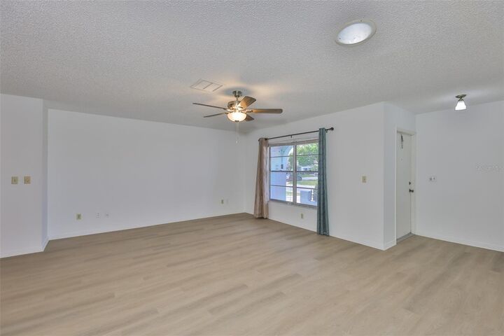 Property Photo:  1219 Wild Feather Lane  FL 33573 