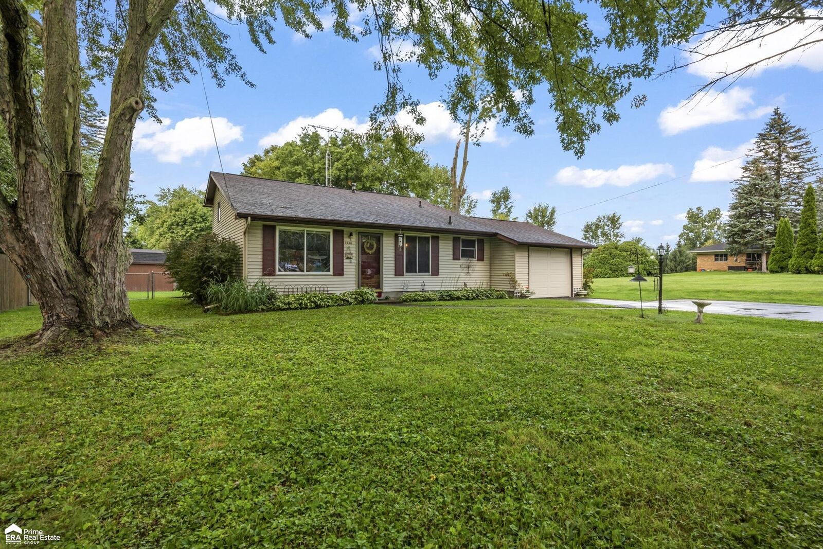 Property Photo: 5440 S Genesee Road MI 48439
