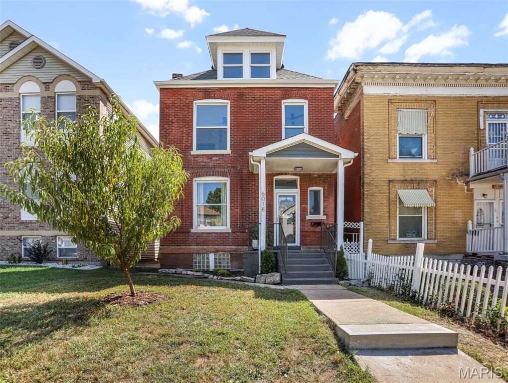 Property Photo: 6018 Horton Place MO 63112