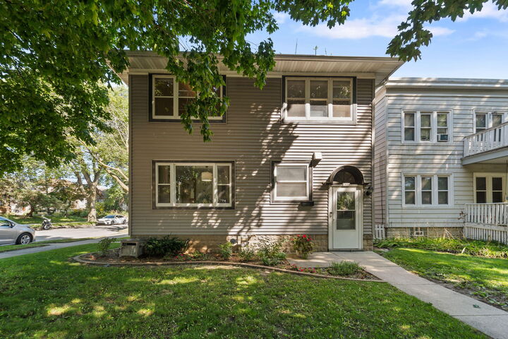 Property Photo: 1404 E Oklahoma Ave WI 53207