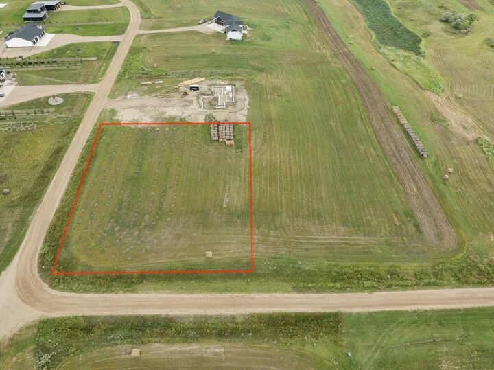 Property Photo: 700 NE 83rd St. ND 58703