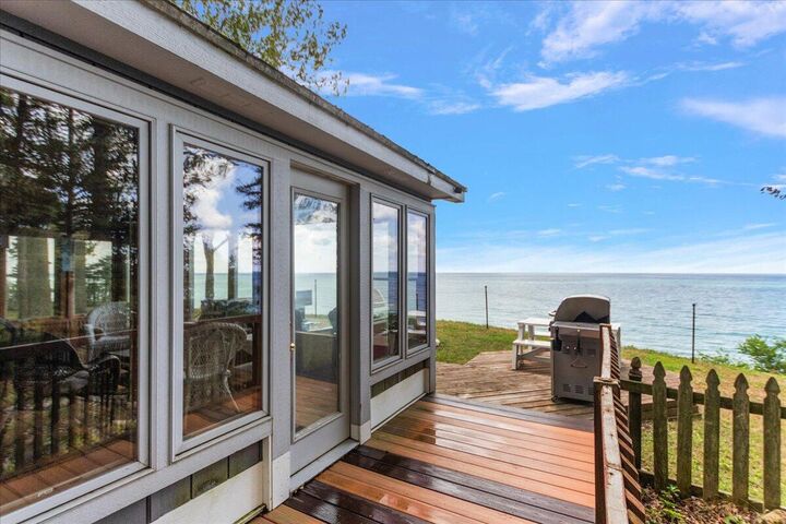 Property Photo: 997 Lake Lane MI 49090