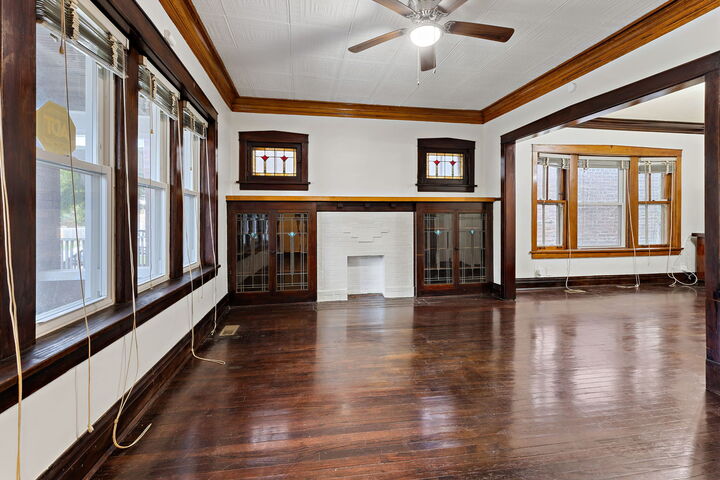 Property Photo: 7424 S Blackstone Avenue IL 60619