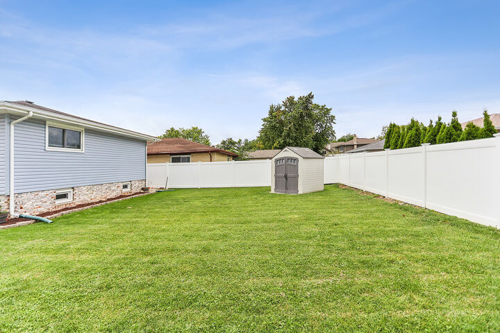 Property Photo:  5218 Laramie Court  IL 60452 
