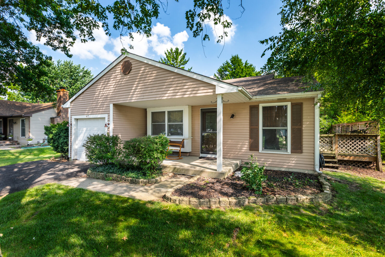 Property Photo: 417 Travelaire Avenue IL 60565