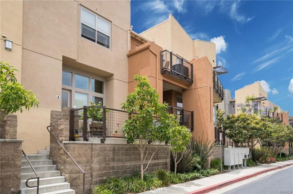 Property Photo:  5408 W 149th Place 4  CA 90250 