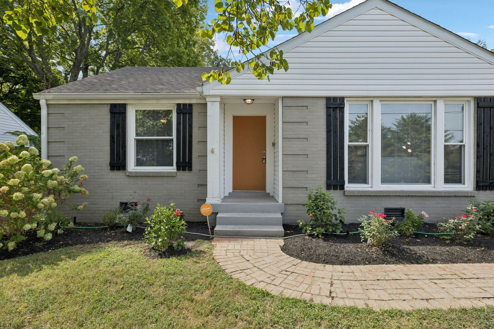 Property Photo:  1008 Joyce Ln  TN 37216 