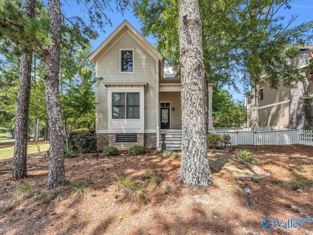 Property Photo: 608 Main Street AL 35765