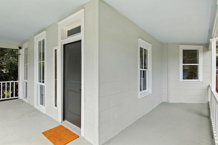 Property Photo: 1215 N U Street FL 32505