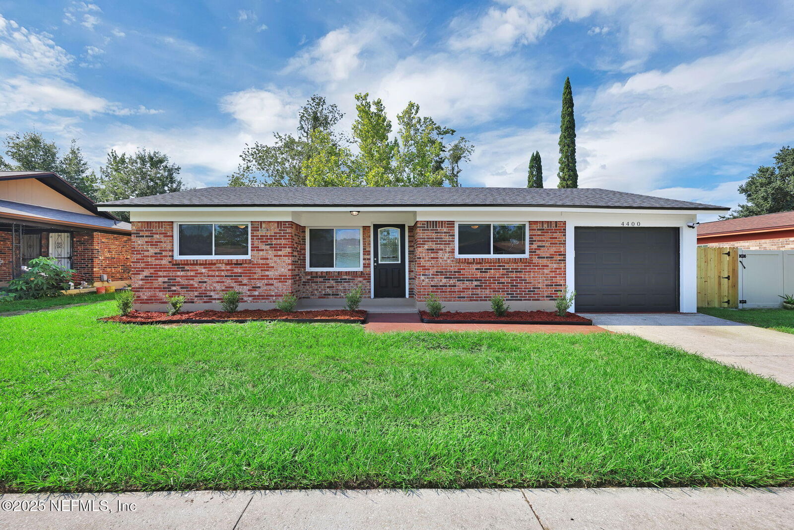 Property Photo:  4400 Bedivere Road  FL 32208 