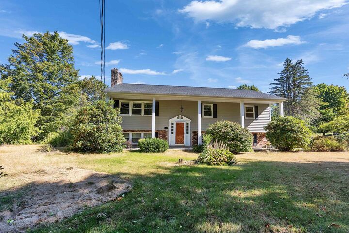 377 High Street  Candia NH 03034 photo