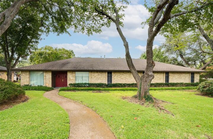 Property Photo: 4032 Echo Glen Drive TX 75244