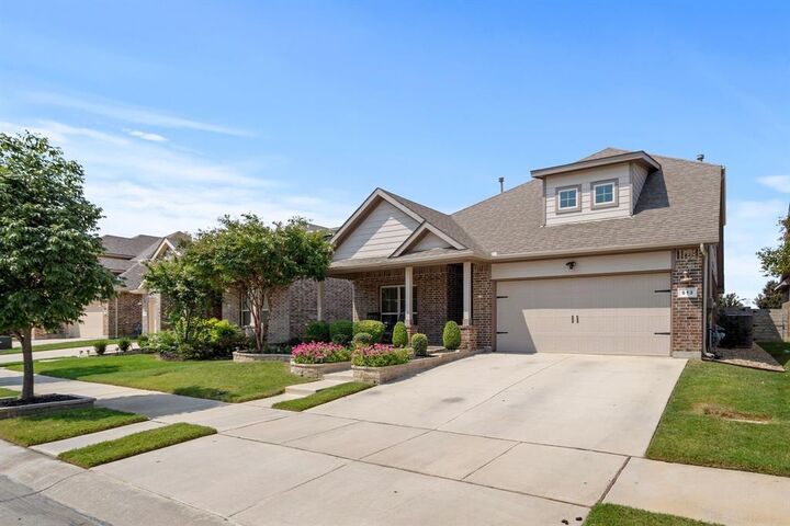 Property Photo:  513 Gannet Trail  TX 76226 